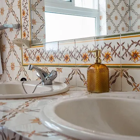 Casa De Amanha 450 Mts To The With Beautiful Garden And Heated Saltwater Pool אלבופיירה