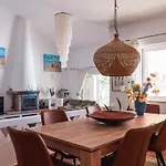 Casa De Amanha 450 Mts To The With Beautiful Garden And Heated Saltwater Pool Вілла