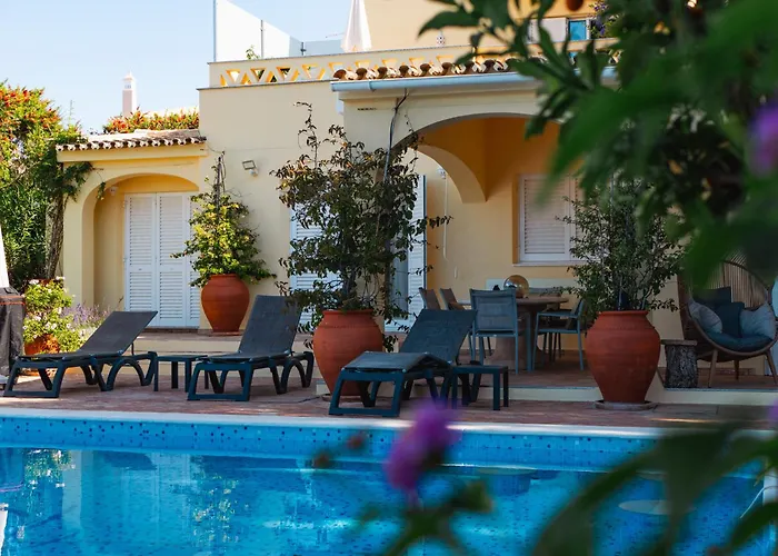 Casa De Amanha 450 Mts To The With Beautiful Garden And Heated Saltwater Pool