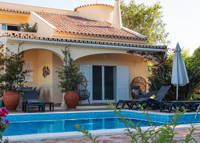 Casa De Amanha 450 Mts To The With Beautiful Garden And Heated Saltwater Pool * 阿尔布费拉