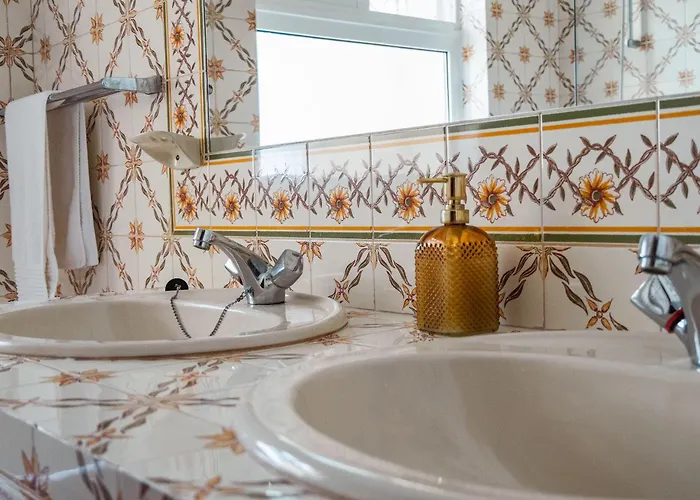 Casa De Amanha 450 Mts To The With Beautiful Garden And Heated Saltwater Pool 阿尔布费拉