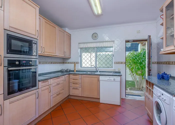 Casa De Amanha 450 Mts To The With Beautiful Garden And Heated Saltwater Pool *