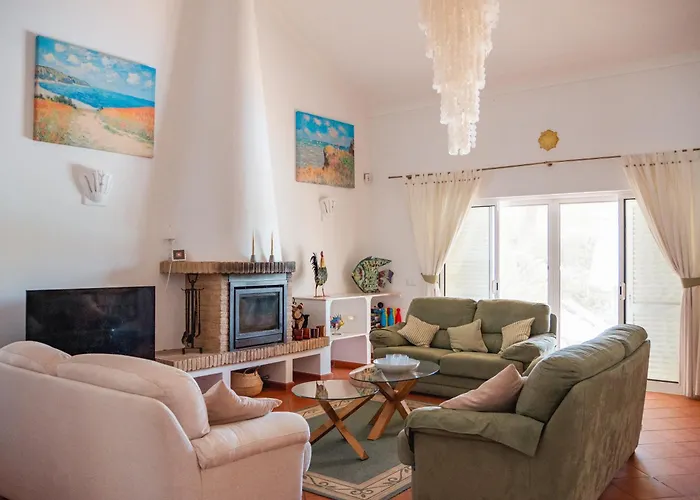 Casa De Amanha 450 Mts To The With Beautiful Garden And Heated Saltwater Pool 阿尔布费拉